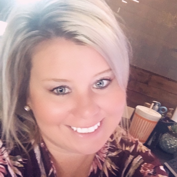 Meet your Posher, Katie - Picture 1 of 1